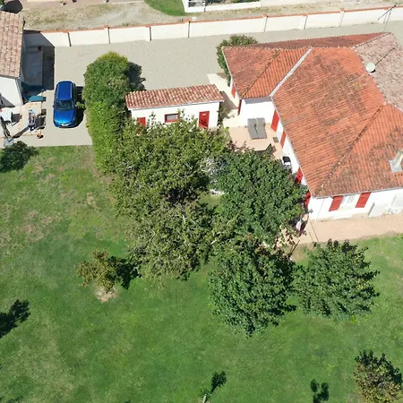 Holiday home Monplaisir Maison Guyenne